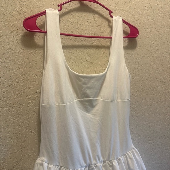 Elegant White Sleeveless Bubble Dress - Picture 5 of 8